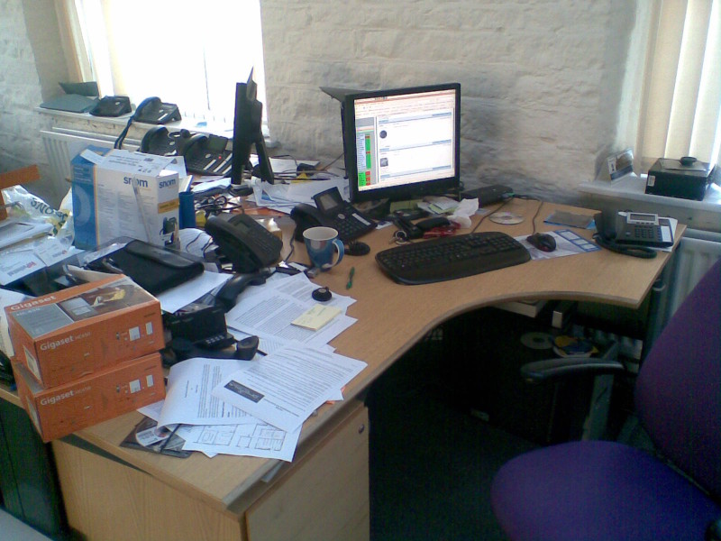 desk_small.jpg